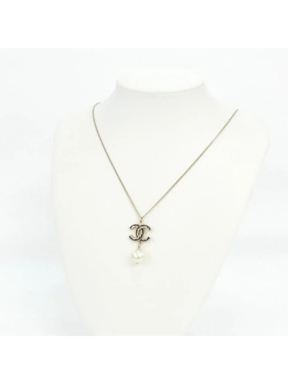 Chanel Necklace Gold